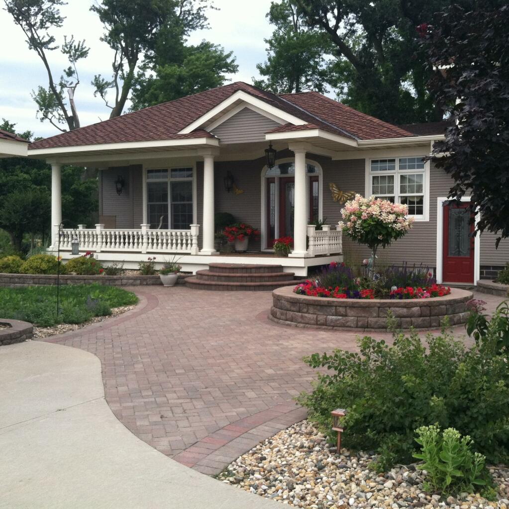 Walkway pavers, rock borders by Sequoia Landscape