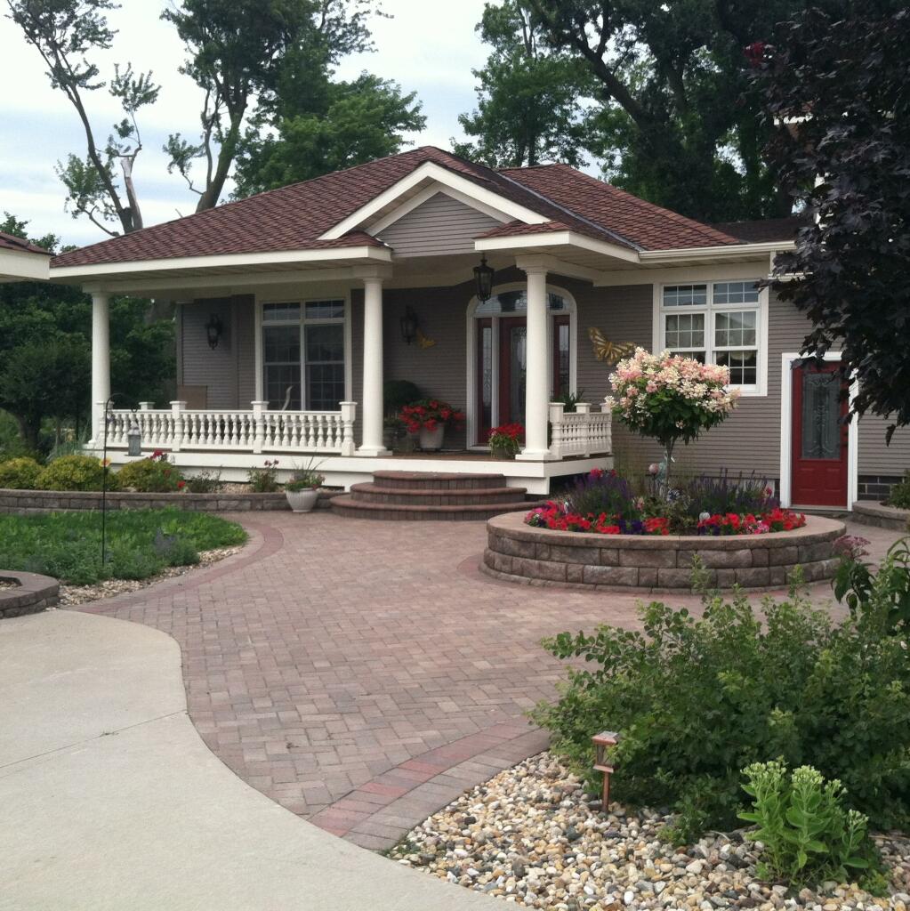 Walkway pavers, rock borders by Sequoia Landscape