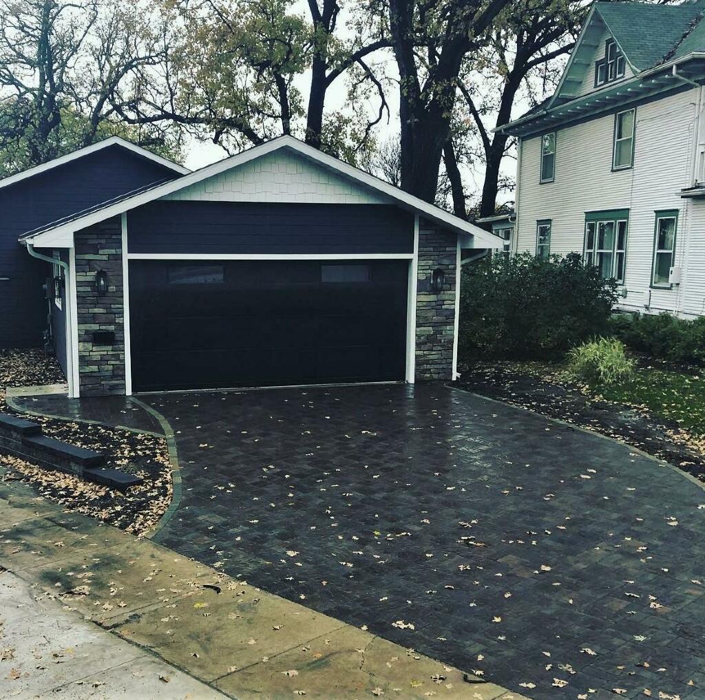 driveway pavers and landscaping, walkway by Sequoia Landscape