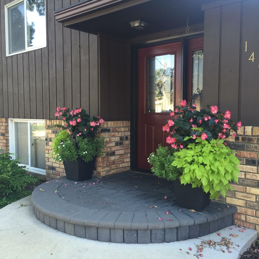 Paver Veneer Step by Sequoia Landscape